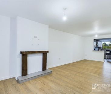 4 Bedroom Semi-Detached House - Photo 2
