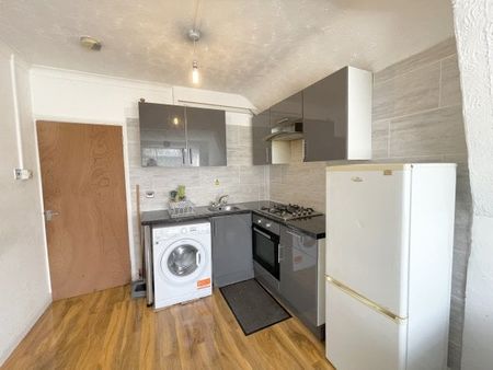 Valentines Way RM7 0YH, Property for rent - Photo 5