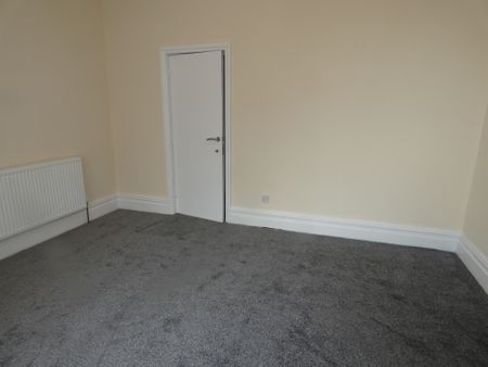 Park Road Flat 1 - Photo 2