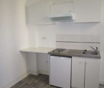 Location Appartement 1 pièce 25m² BORDEAUX 33000 - Photo 2