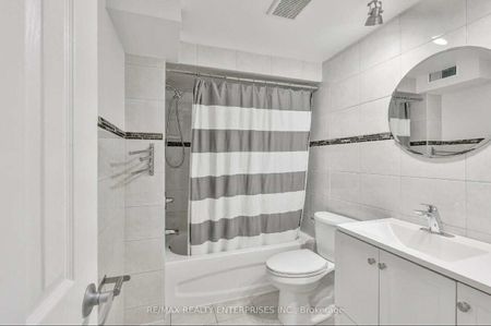 For Lease - 4050 Dunmow Crescent, Mississauga, Ontario - Photo 2