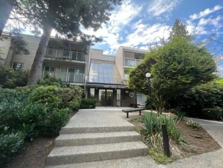 Cumberland Park Apartments — 104 - Photo 4