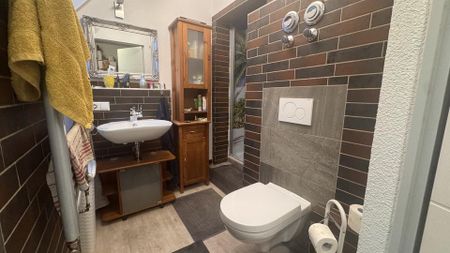 RENOVIERTE 1,5-ZIMMER-PERLE MIT SONNENTERRASSE & EBK - Foto 4