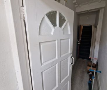 Room in a Shared Flat, Harold Road, E13 - Photo 5