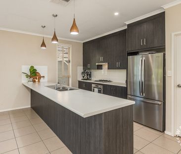 Large Family Home with a Country Feel - Photo 4