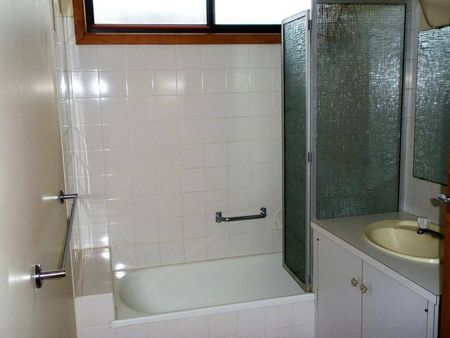 Very Spacious Unit! - Photo 5