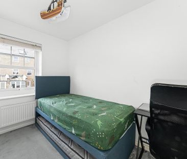 3 bedroom terraced house to rent - Photo 4