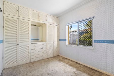 Character-Filled Home with Lush Green Surrounds - Photo 3