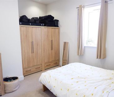 1 bedroom retirement property to rent - Photo 3