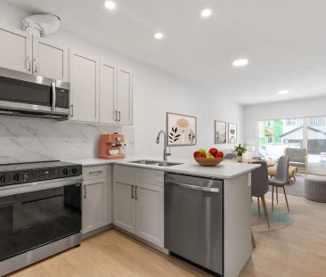 Luxury and Chic 3 Bedroom Townhome - Main Floor — 3 Bedrooms Townhouse - Photo 1
