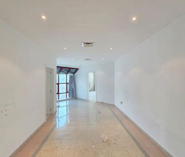 Exclusive Villa with Private Pool | Move-in Ready - Photo 5