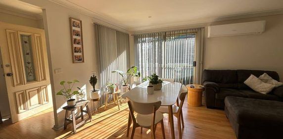 Spacious 3 Bedroom Home - Photo 2