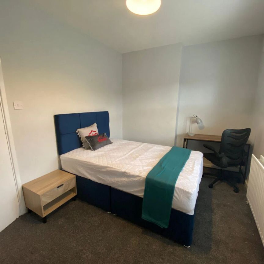 Myrtle Road (2 bed flat) - Photo 1