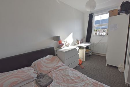 2 Bedroom Ground Floor Masionette - Photo 3