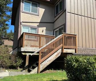 Townhouse 2 level near Newport Village - Photo 1