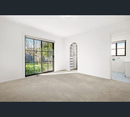38 Royena Road, Moorabbin, Vic 3189 - Photo 3