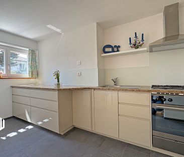 ImmoWyss – Komplett renovierte 2,5-Zimmer Erdgeschosswohnung - Photo 1