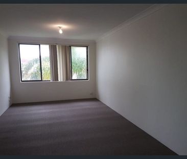 15/115 Frank Street, Labrador, Qld 4215 - Photo 3