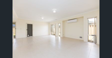 4x2 with Secure Yard, Double Garage & More - Photo 3