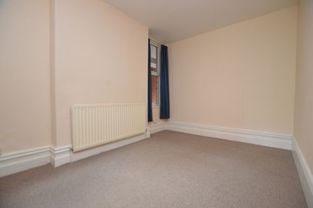1 Bedroom Ground Floor Flat - Photo 5
