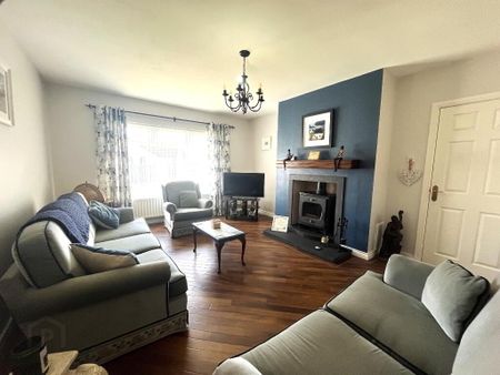 SHORT TERM, 61 Primrose Gardens, Portrush, BT56 8SE - Photo 2