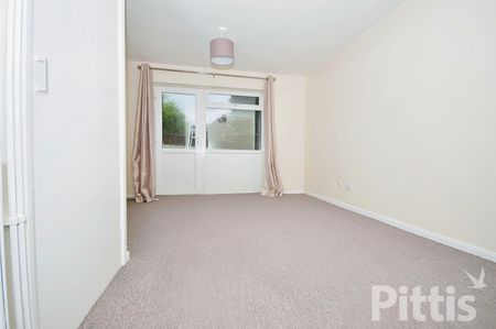 2 bedroom end of terrace house to rent - Photo 4