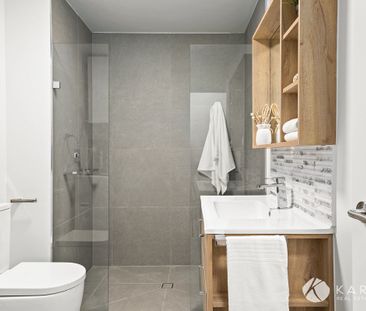 Tower 2 "Regent Towers" Stylish Furnished Studio Apartments - Photo 3