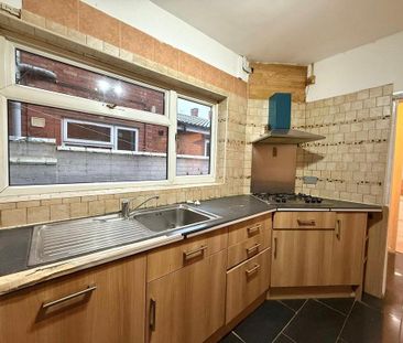 3 bedroom terraced house to rent - Photo 2