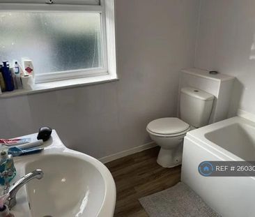 1 bedroom in a house share to rent - Photo 3