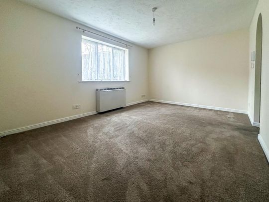1 bedroom ground floor flat to rent - Photo 1