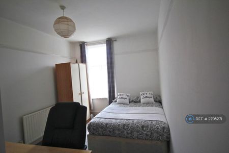 4 bedroom terraced house to rent - Photo 5