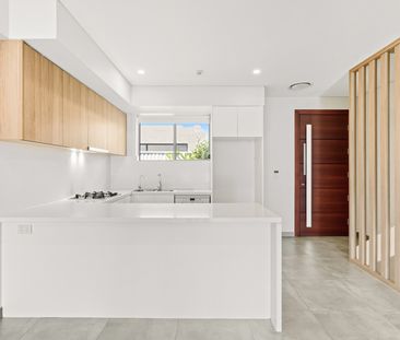 Modern Two-Bedroom Townhouse with Gas Cook-Top, Ensuite & Ducted Ai... - Photo 2