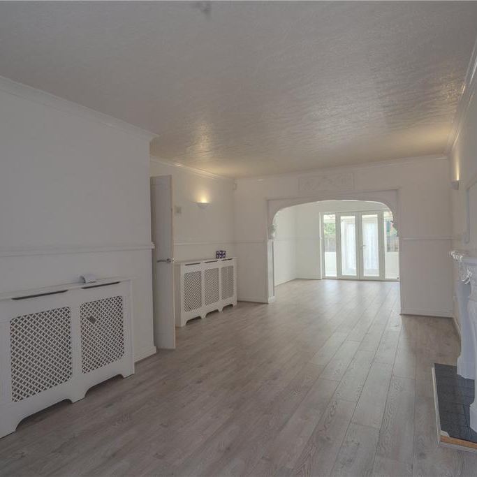 3 bedroom semi-detached house to rent - Photo 1