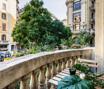 Room in a shared 8-bedroom apartment for rent in El Gotic, only for professionals or students - Photo 3