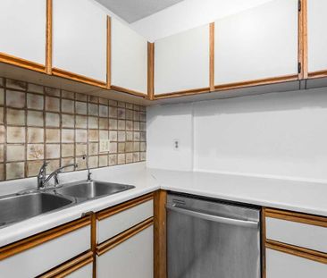 1405 Haro Street apartment — Vancouver, BC (3-Bedroom) - 3 Bedroom - Photo 5