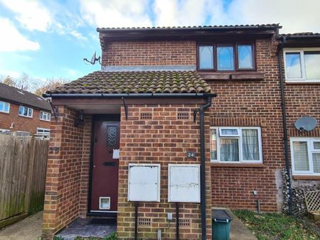 Sunkist Way, Wallington, Surrey, SM6 9LQ - Photo 2