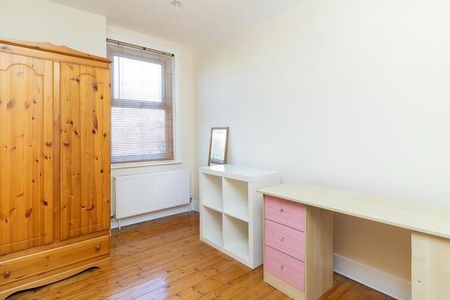 3 bedroom terraced house to rent - Photo 5