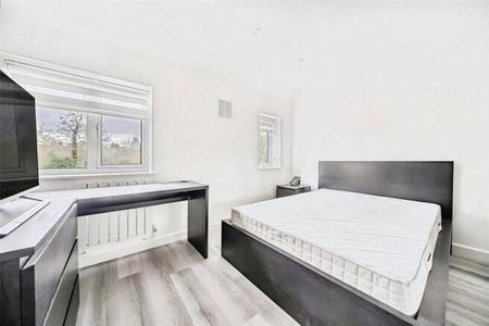 Lynwood Crescent, Ascot, Berkshire, SL5 0BL - Photo 4