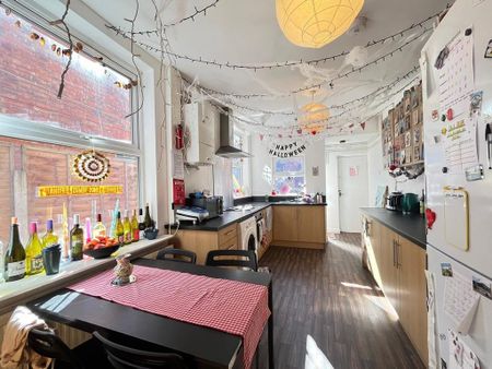 5 bedroom terraced house to rent - Photo 3