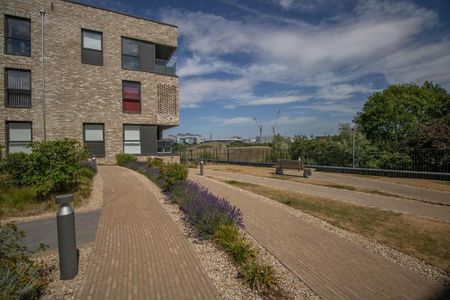 3 bedroom maisonette to rent - Photo 2
