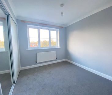 2 bedroom end of terrace house to rent - Photo 2