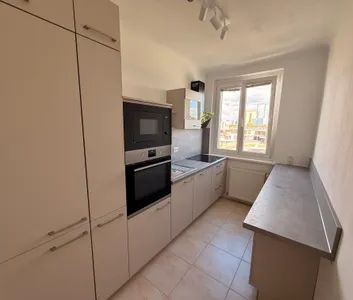 Hochwertig renovierte 3-Zimmer-Wohnung mit 85 m² in ruhiger Lage im 11. Bezirk - Photo 3