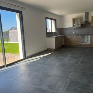 Location Maison 4 pièces 121m² ST CHRISTOPHE 17220 - Photo 2