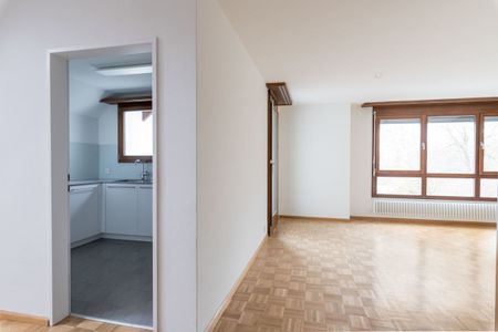 Moderne 2 1/2 Zimmer-Maisonette-Wohnung im Herzen von Binningen zu vermieten - Photo 2