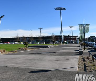 Fully furnished studio within walking distance to the CBD-POWER & W... - Photo 2