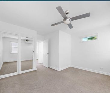 10 Phyllis Street, Elwood VIC 3184 - House For Rent | Domain - Photo 4