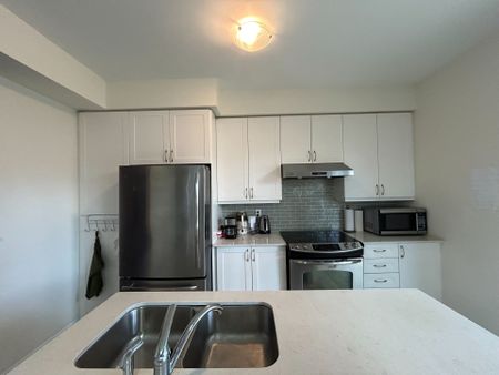 For Lease - 15 Wildflower Way Unit# Master Bedroom, 2nd Floor, Toronto, Ontario - Photo 4