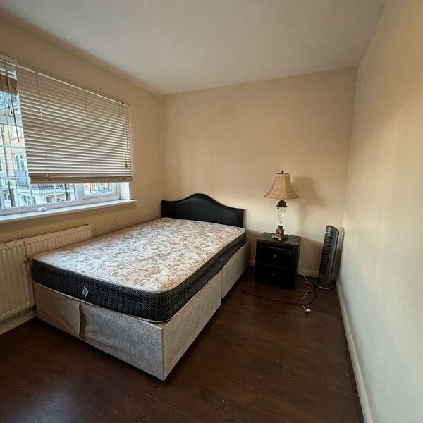 3 Bed Detached House, Addison Road, SE25 - Photo 1