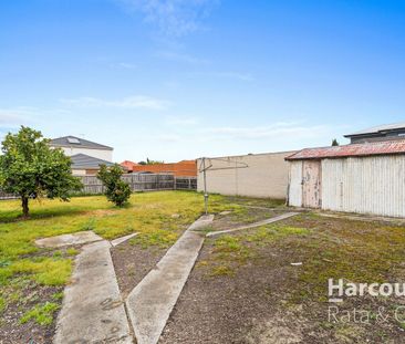 Comfortable Family Home in a Convenient Thomastown Location - Photo 4