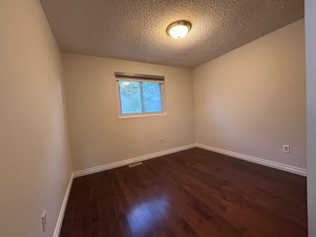 For Lease - 75 Mccool Court, Toronto, Ontario - Photo 2